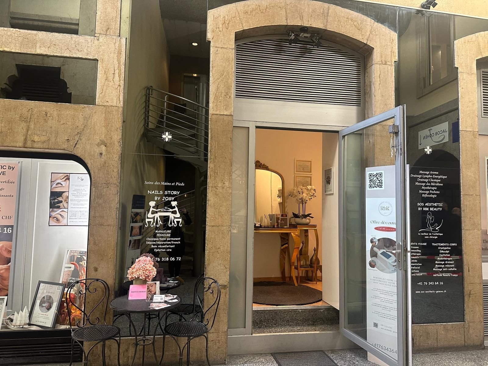 Entrée du centre, place de Longemalle à Genève